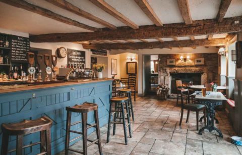 bar-and-tables-in-the-potting-shed-pub-malmesbury