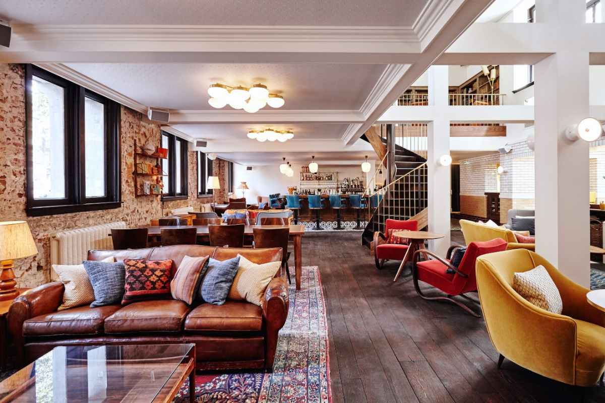 interior-of-the-hoxton-hotel-autumn-in-amsterdam