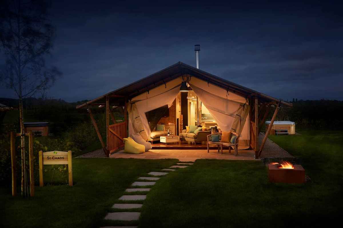 love2stay-safari-tent-lit-up-at-night-glamping-shropshire