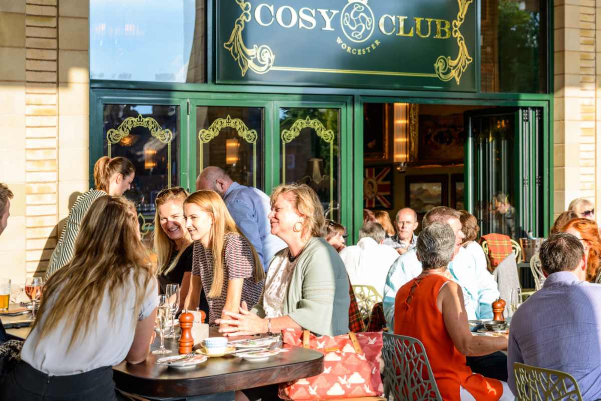 people-drinking-outside-cosy-club-bottomless-brunch-worcester