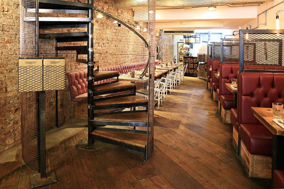 spiral-staircases-and-restaurant-tables-in-urbano32