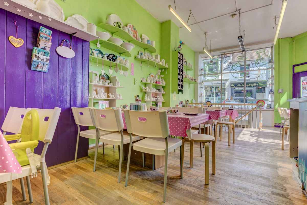 the-painting-pottery-cafe-indoor-activities-brighton