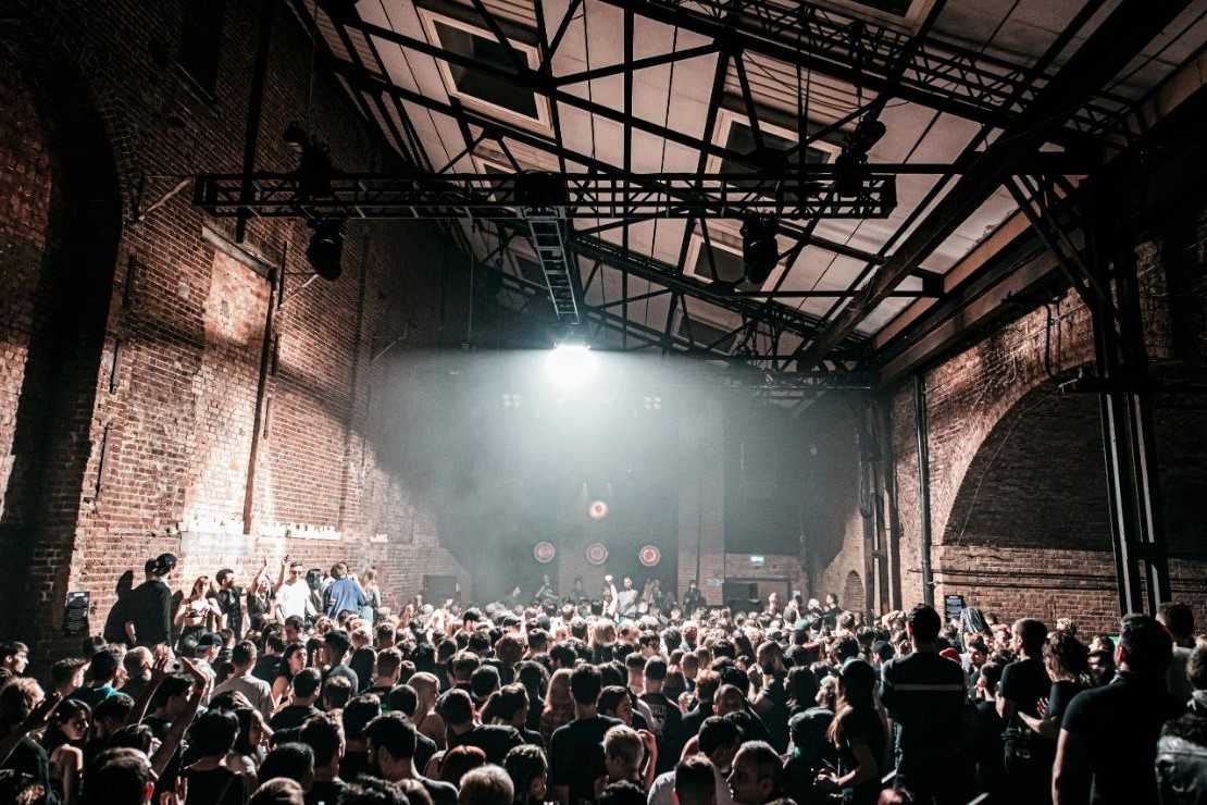 village-underground-warehouse-fun-things-to-do-in-shoreditch
