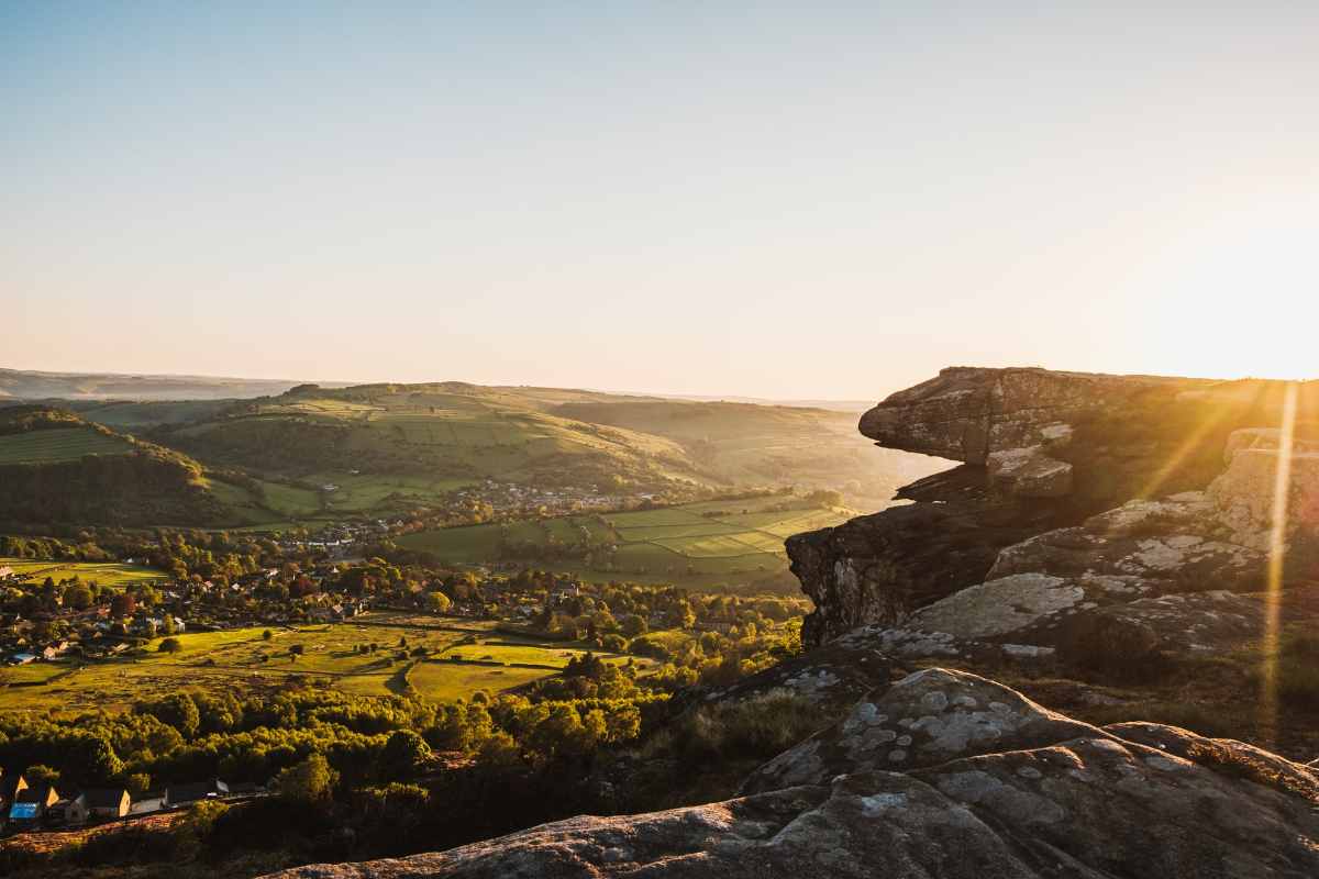 curbar-edge-at-sunset-best-views-in-the-peak-district