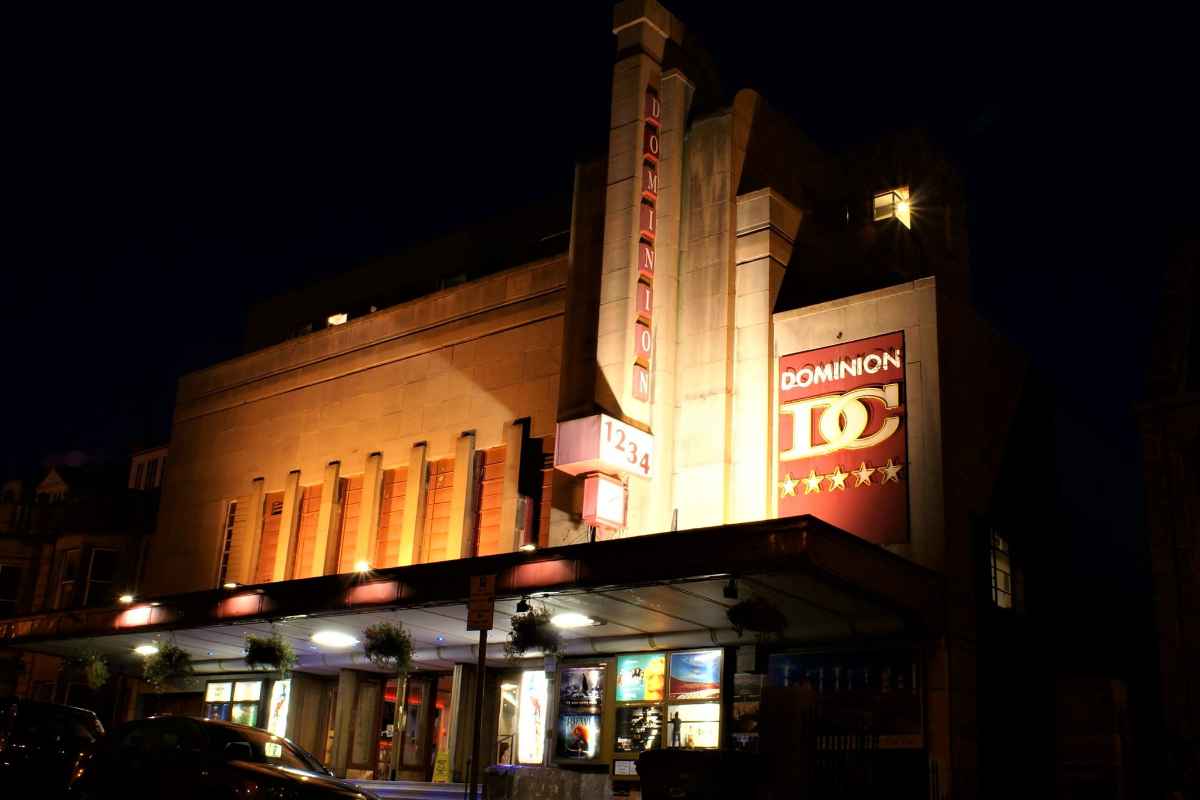 exterior-of-dominion-cinema-lit-up-at-night
