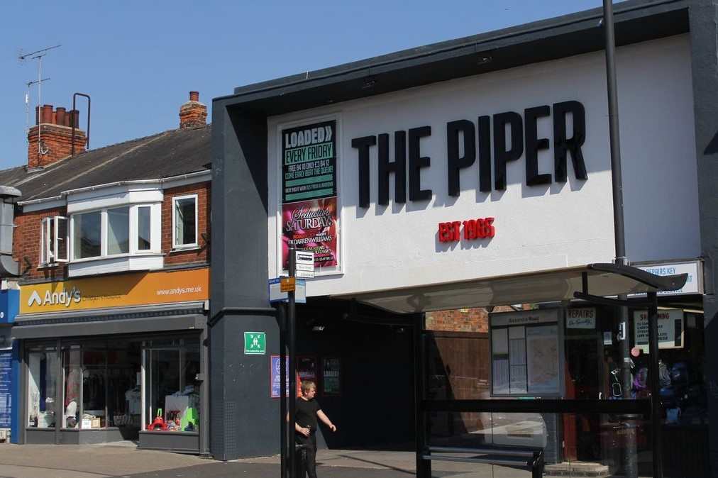 exterior-of-the-piper-nightclub-on-road