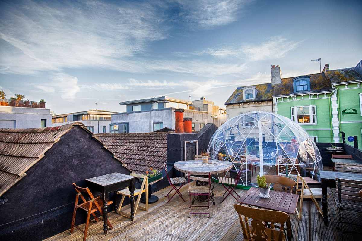 igloo-on-rooftop-of-l’atelier-du-vin-rooftop-bars-brighton
