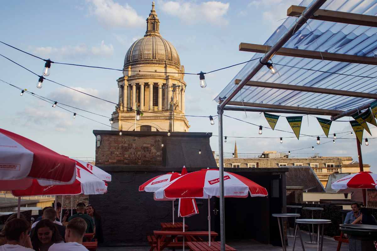 people-drinking-on-hidden-rooftop-rooftop-bars-nottingham
