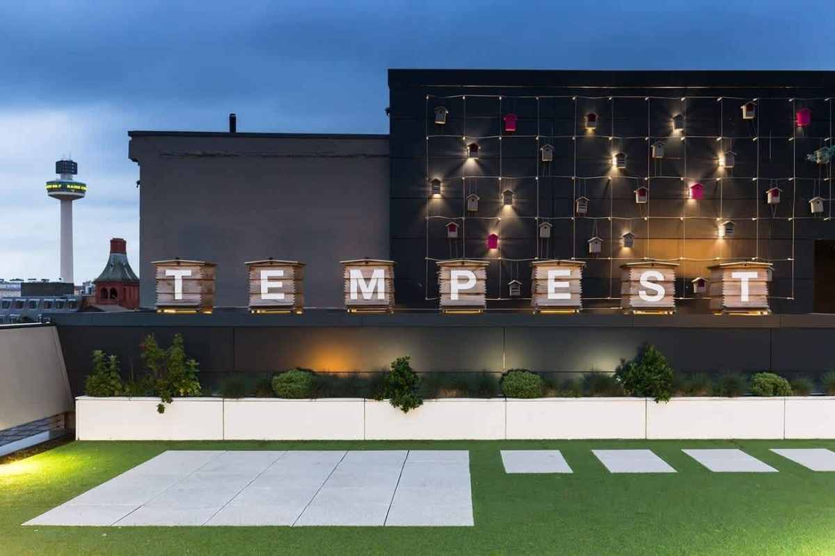 tempest-on-tithebarn-at-night-rooftop-bars-liverpool