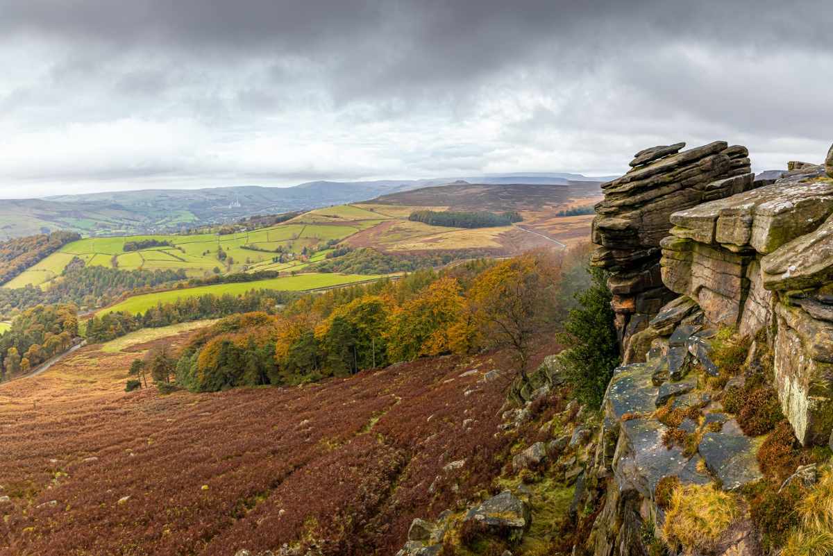 view-from-rocks-on-stanage-edge-on-cloudy-day