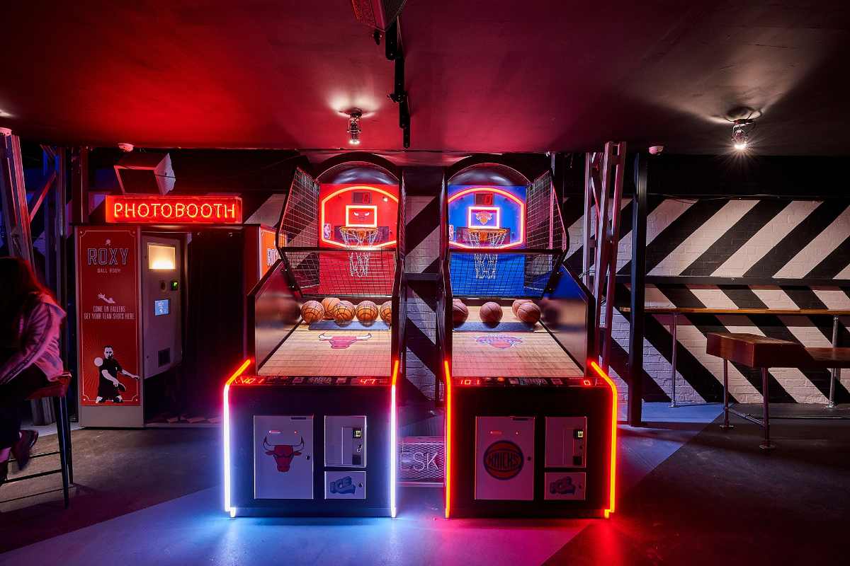 basketball-hoops-and-photobooth-in-roxy-ballroom-indoor-activities-birmingham