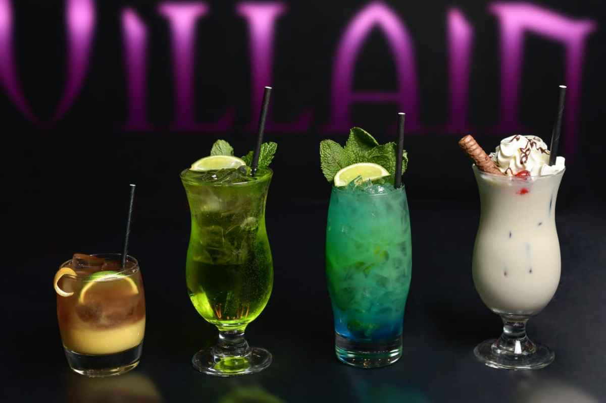 cocktails-at-villain-bar-in-brighouse-bottomless-brunch-halifax