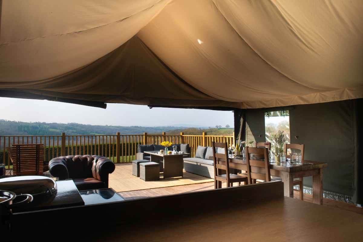kitchen-of-hares-safari-tent-at-troney-valley-escapes
