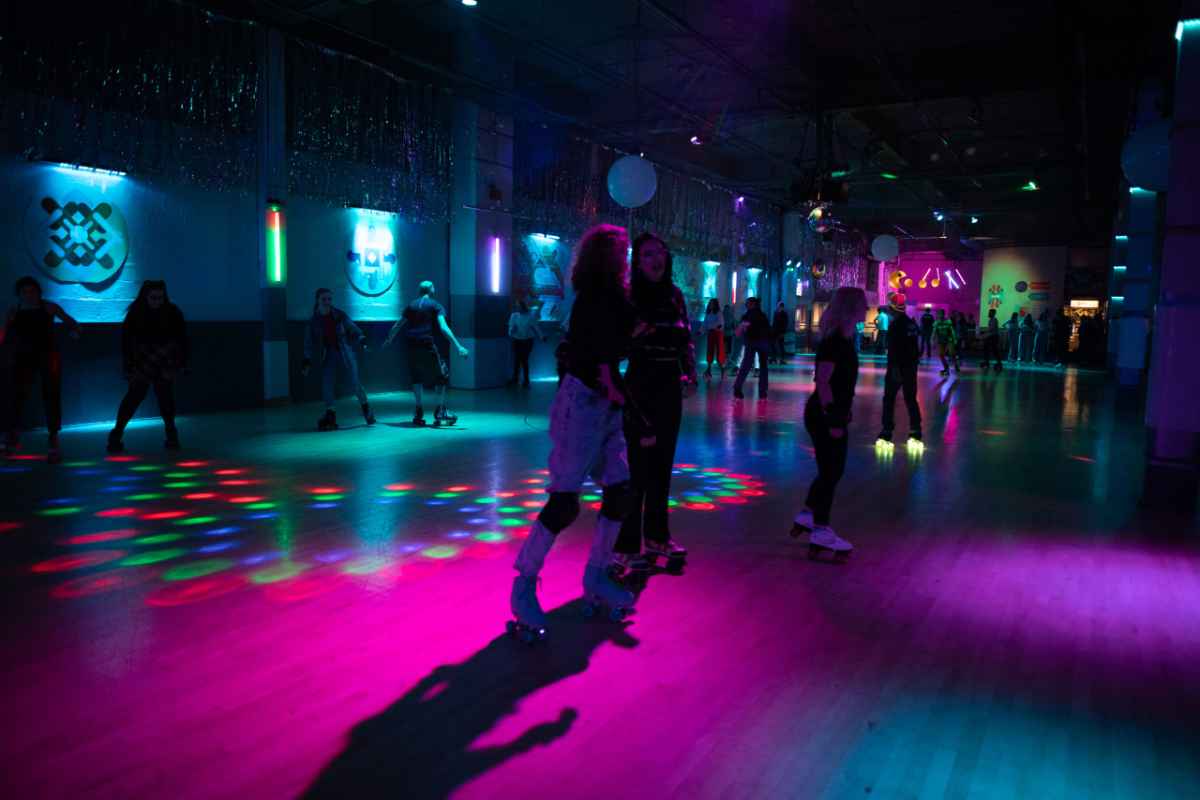 rollerstop-cic-roller-disco-at-night-indoor-activities-glasgow