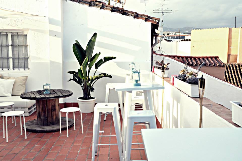 dulces-and-dreams-hostel-terrace-in-daytime