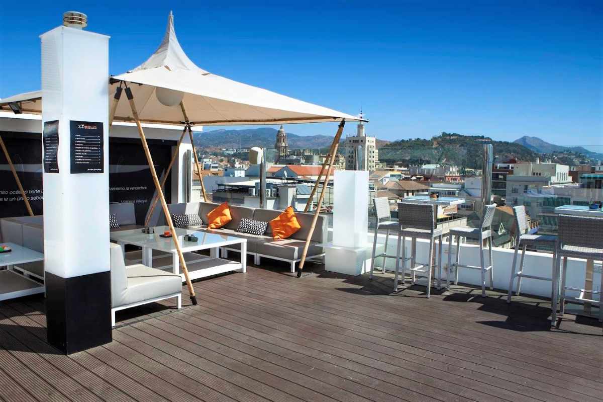hotel-soho-on-sunny-day-bahía-rooftop-bars-malaga