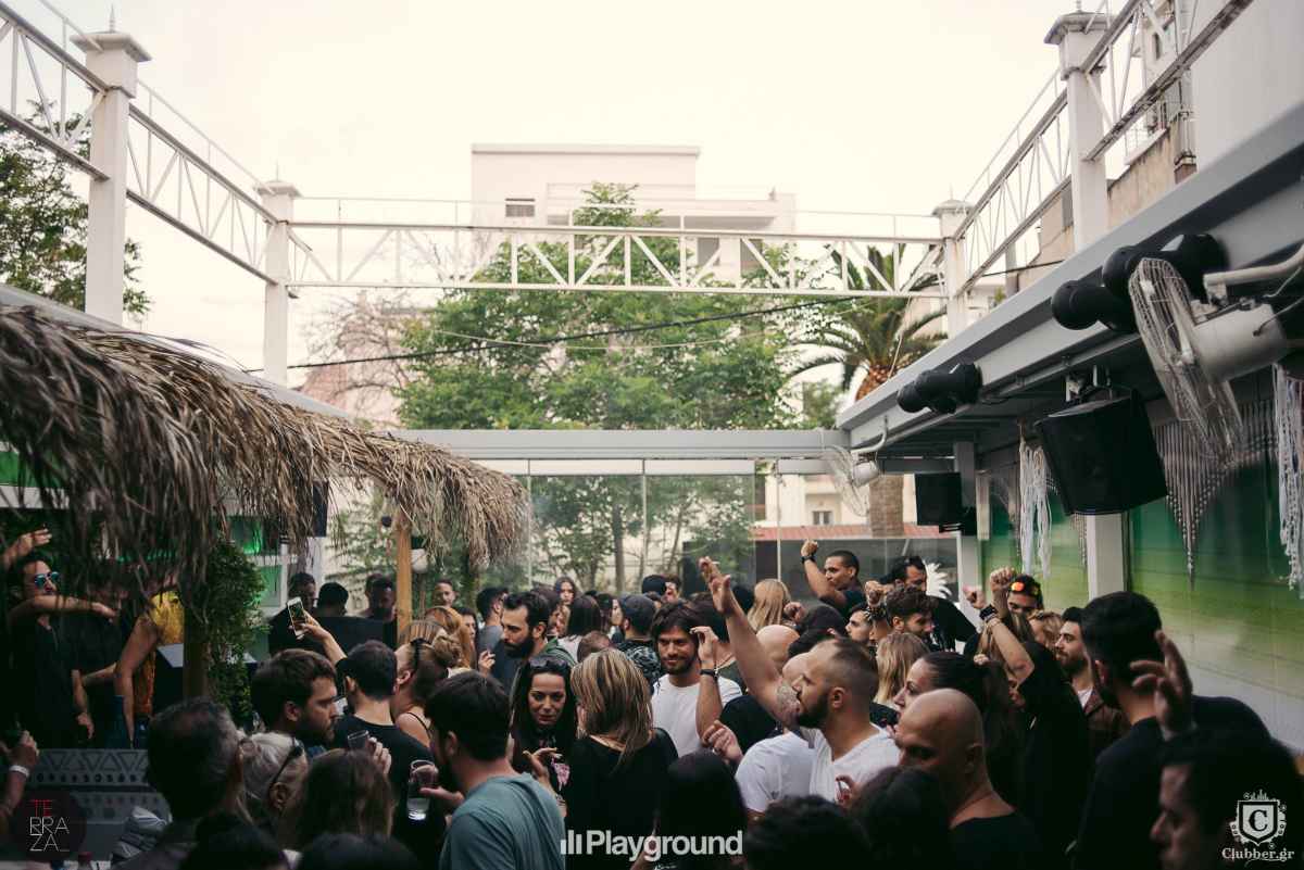 people-partying-on-terraza-rooftop-club-in-daytime