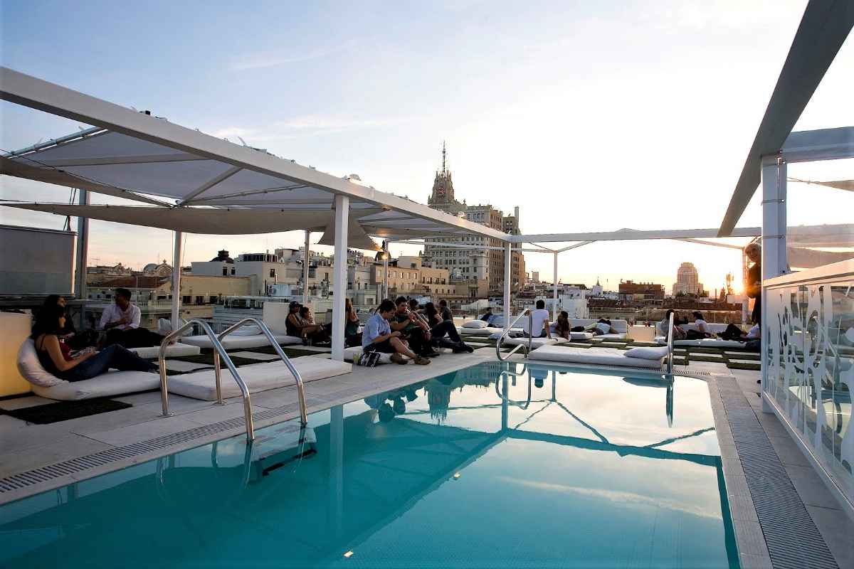 pool-on-la-terraza-de-oscar-letras-rooftop-bars-madrid