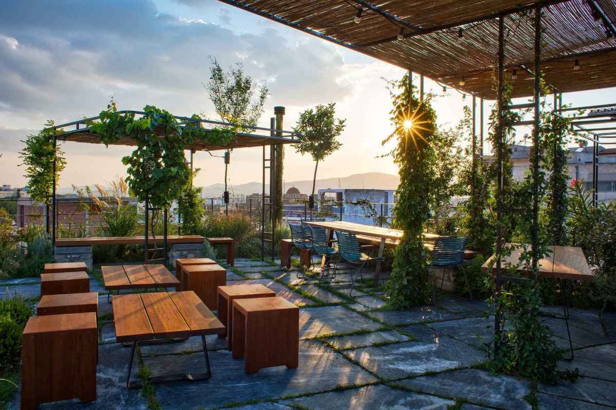 tables-on-rooftop-of-the-foundry-suites-at-sunset