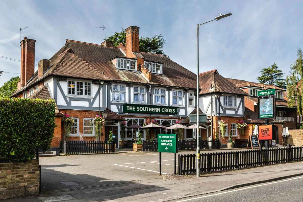 the-southern-cross-pub-bottomless-brunch-watford