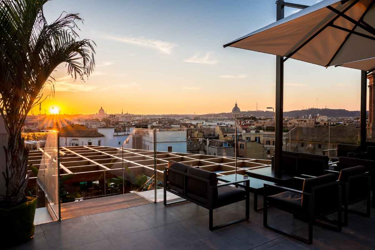 up-sunset-bar-at-la-rinascente-rooftop-bars-rome