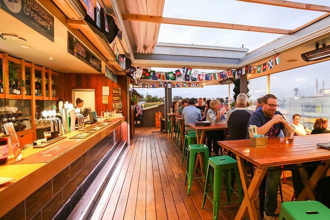 basalt-restaurant-and-bar-in-daytime-rooftop-bars-auckland