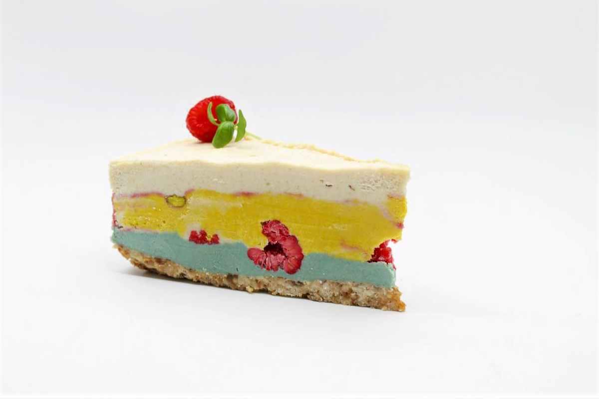 colourful-cake-from-organic-livity