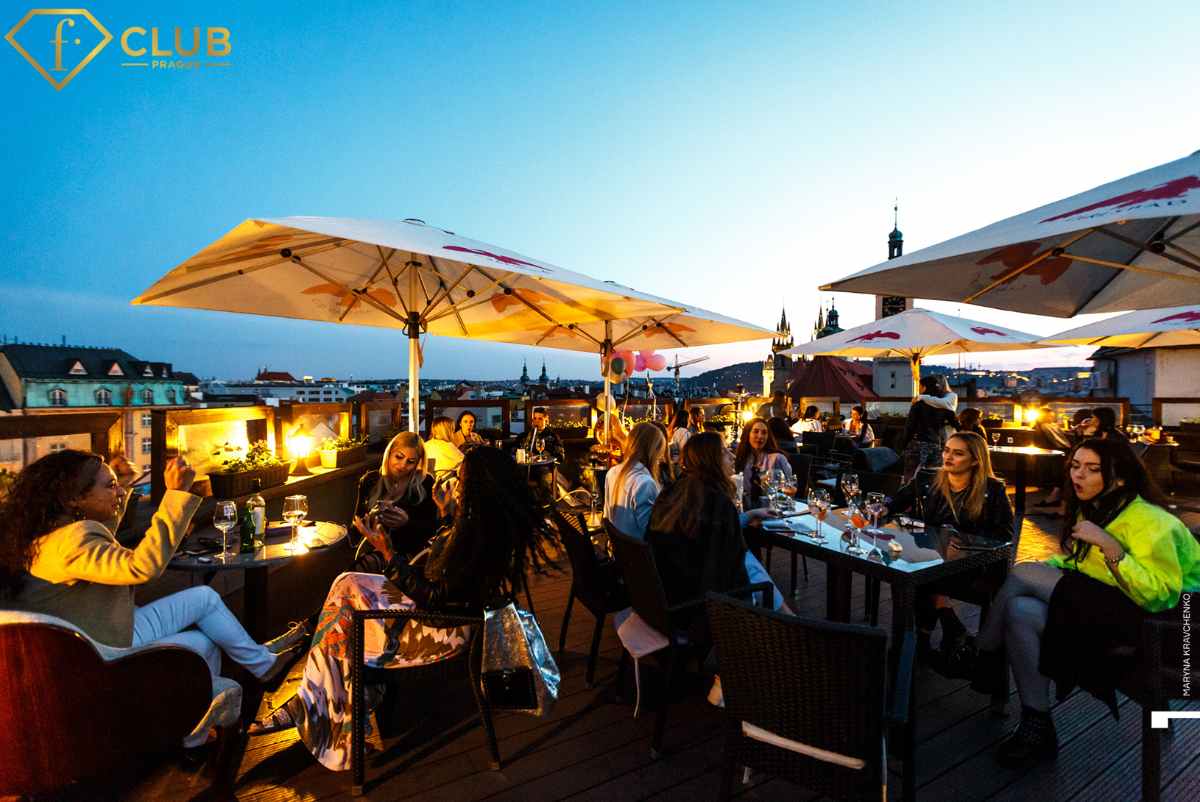 fashion-club-and-restaurant-at-night-rooftop-bars-prague