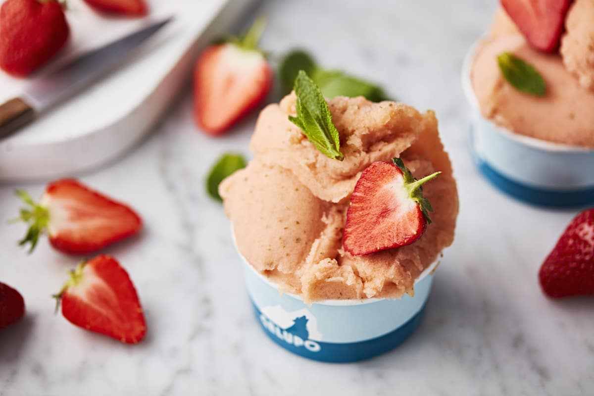 gelupo-strawberry-vegan-ice-cream-london