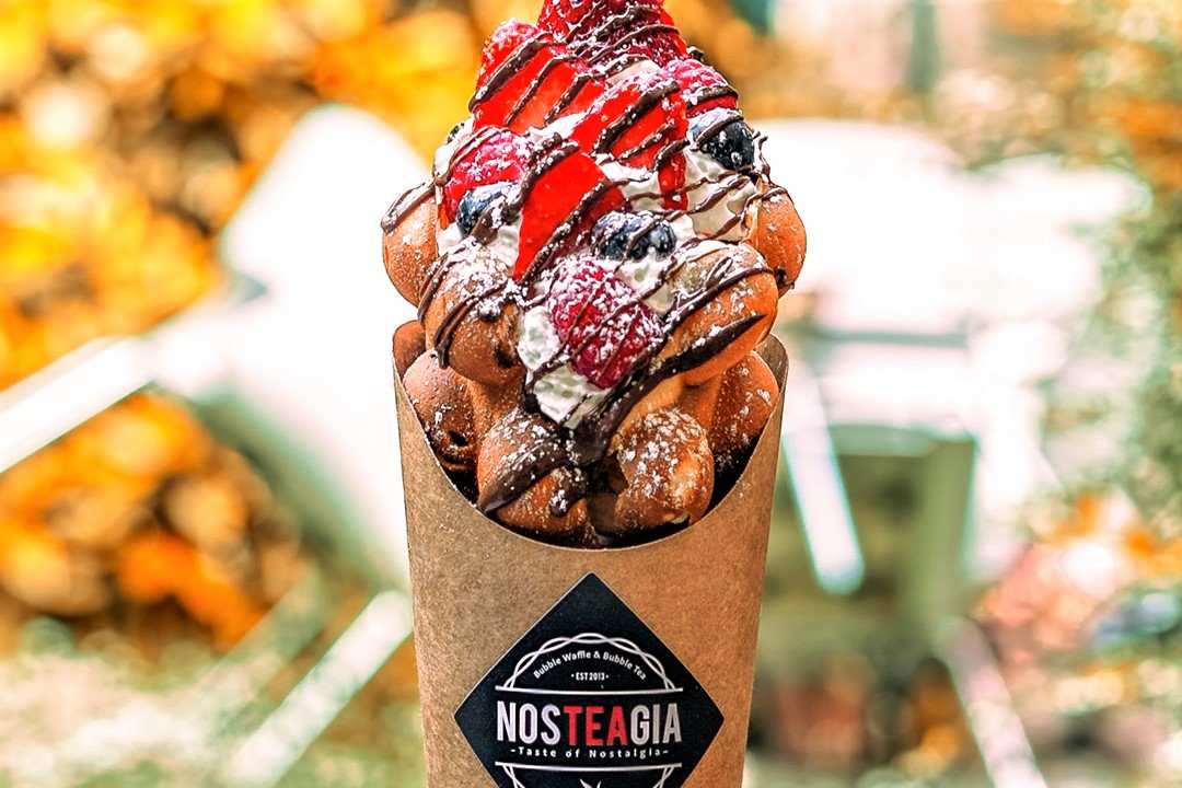nosteagia-bubble-waffle-with-fruit-cream-and-chocolate