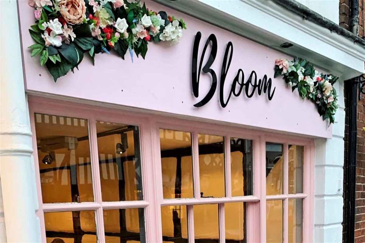 pink-and-flowery-exterior-of-bloom-restaurant