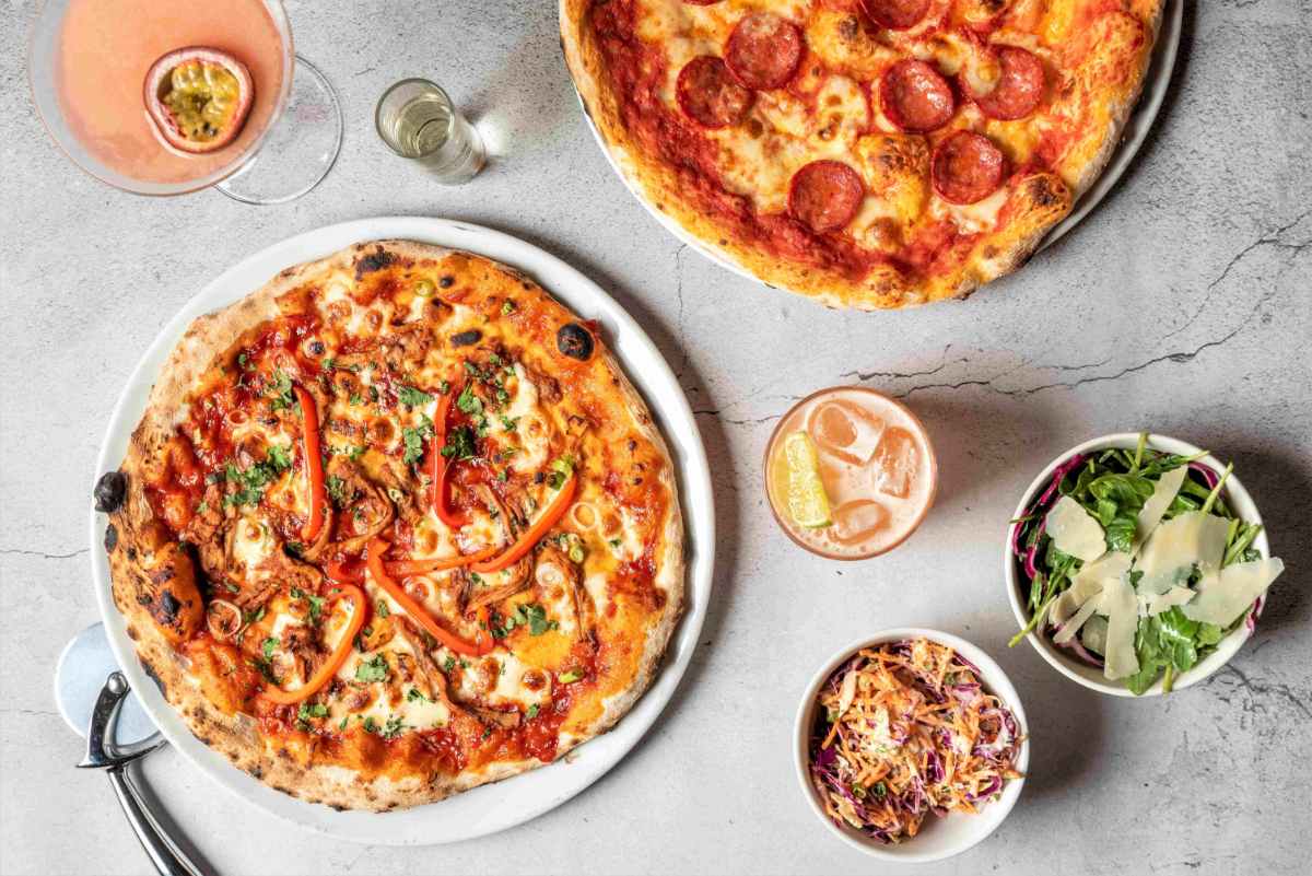 pizza-salad-and-cocktails-from-three-joes-pub