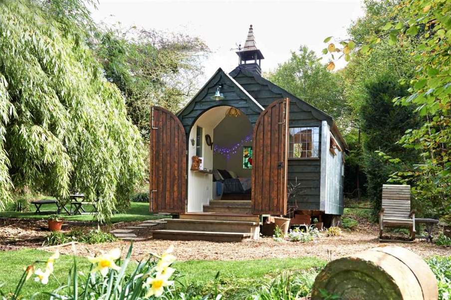 badgers-bower-tabernacle-at-chiltern-yurt-retreat