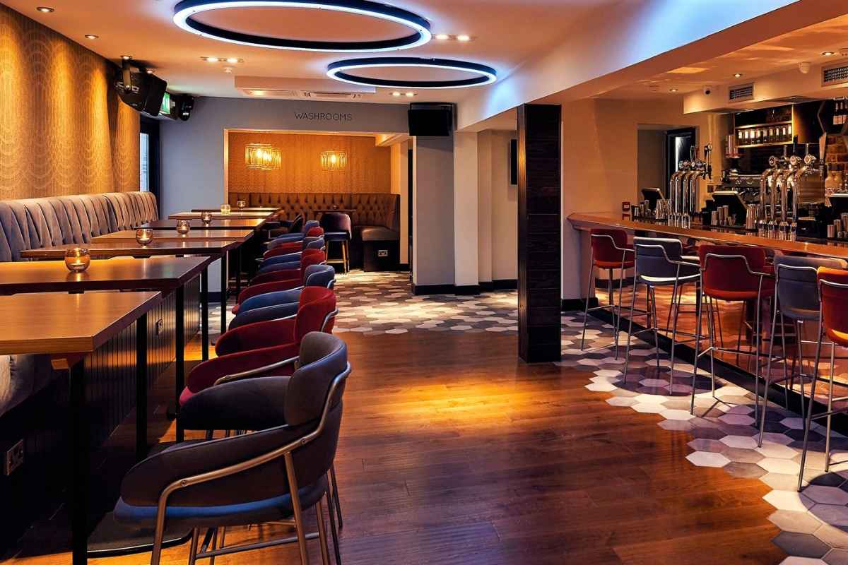 bar-and-restaurant-tables-in-cinnabar