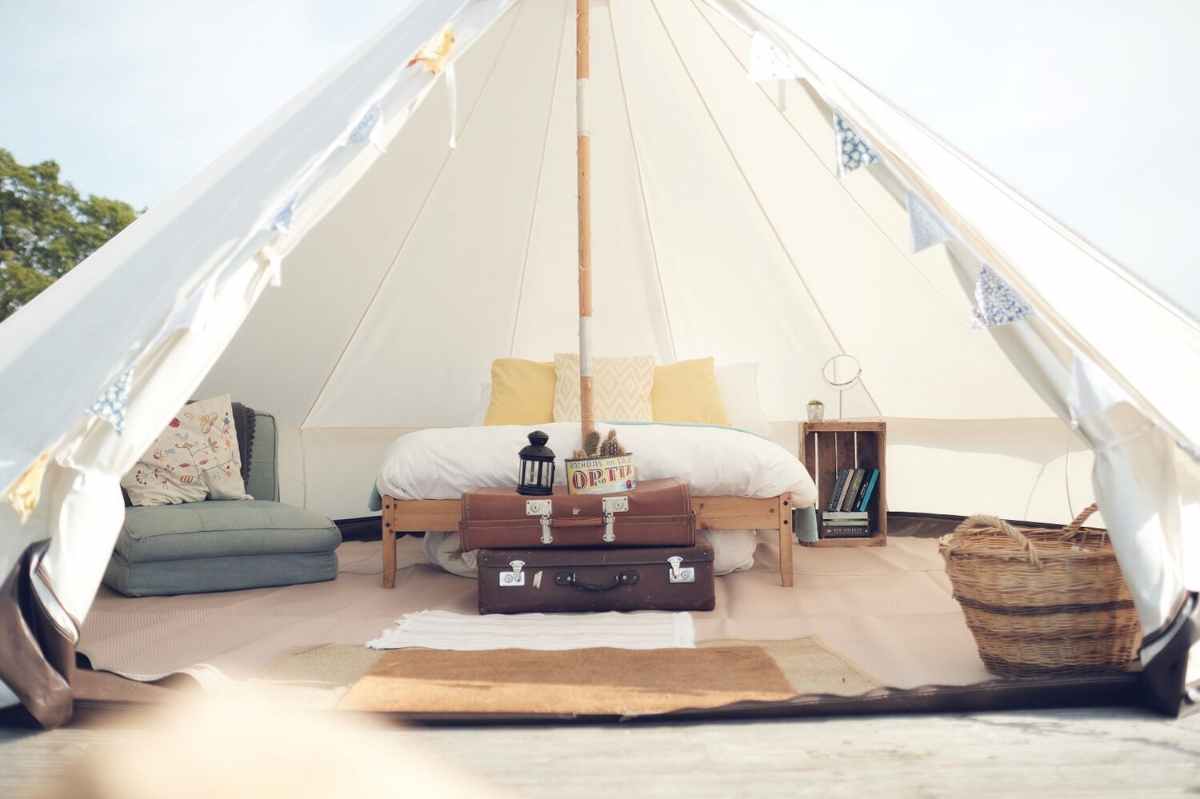 home-farm-glamping-bell-tent-glamping-hertfordshire