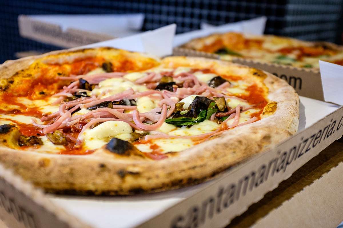 pizza-in-box-santa-maria-pizzeria-vegan-pizza-london