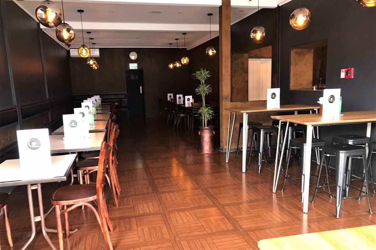 restaurant-tables-inside-31-bar-and-eatery