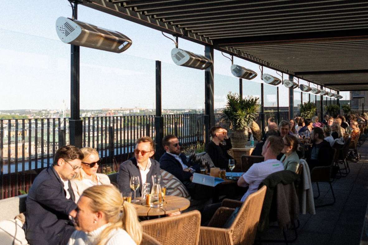 busy-rooftop-terrace-at-tetto-in-the-daytime-rooftop-bars-stockholm