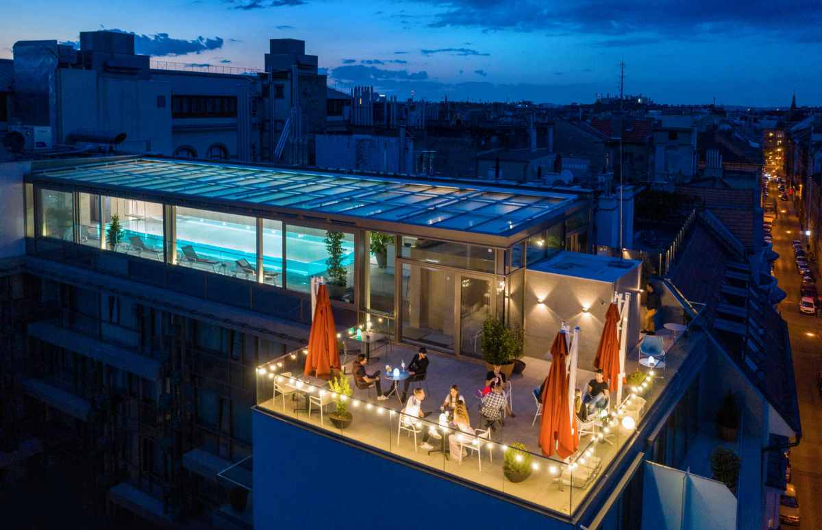 cortile-sky-bar-and-pool-lit-up-at-night