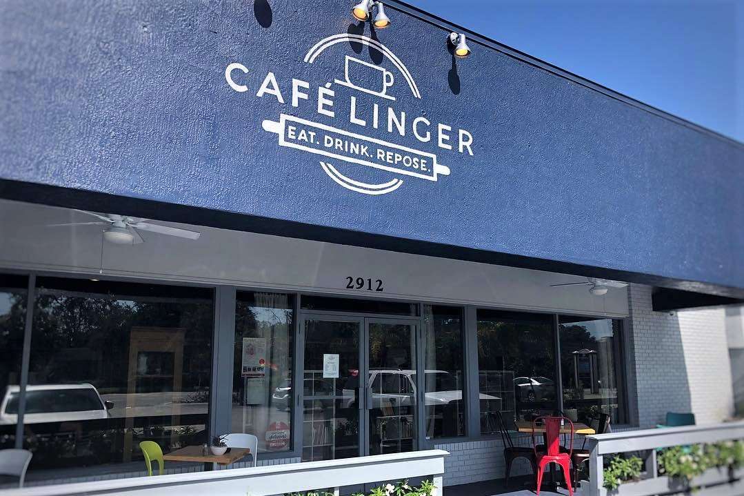 exterior-of-café-linger-in-daytime
