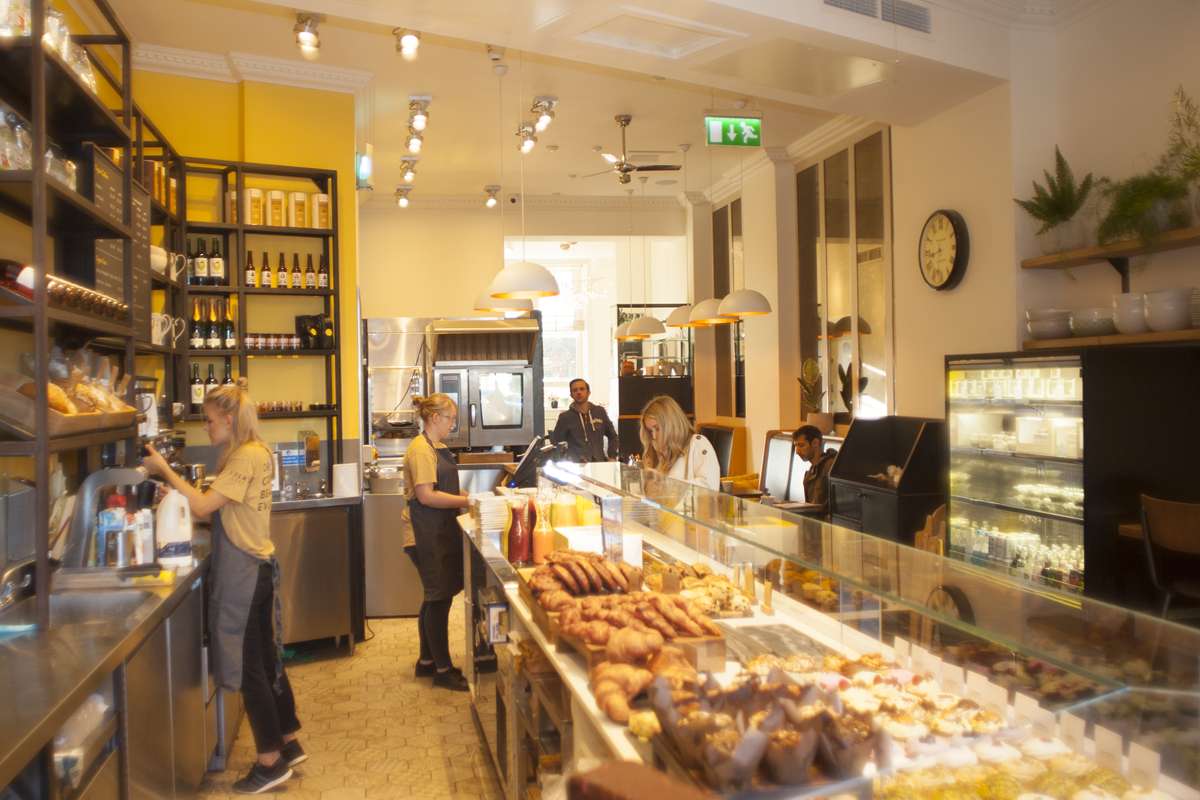 interior-of-lolas-bakery-vegan-bakeries-london