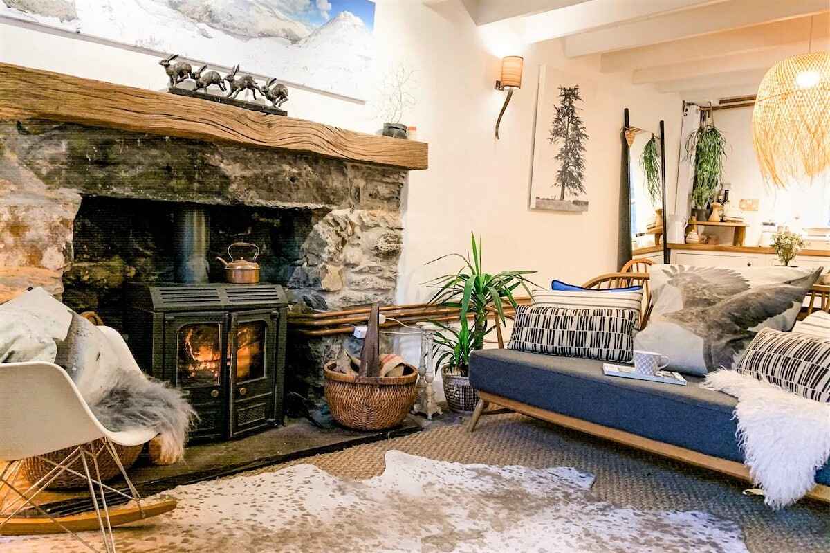 interior-of-snowdonia-stone-cottage-airbnb-snowdonia