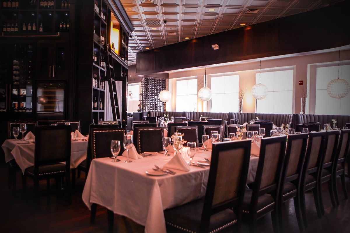 restaurant-tables-inside-vines-grille-and-wine-bar