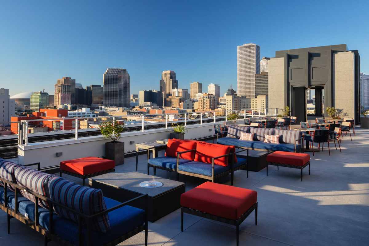 rosies-on-the-roof-bar-rooftop-bars-new-orleans