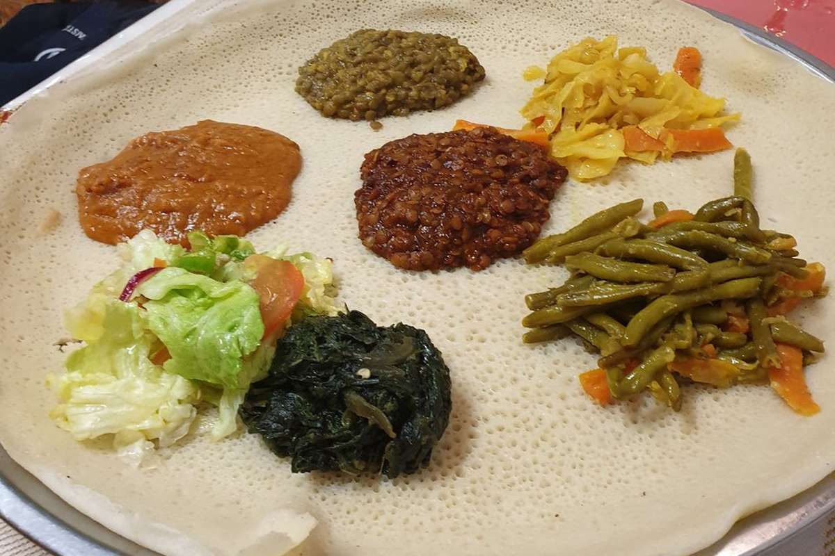 selection-of-vegan-curries-from-frehiwat-habesha