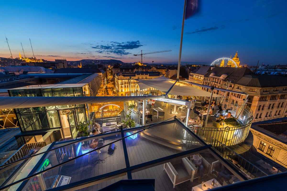 st-andrea-wine-and-skybar-rooftop-bars-budapest