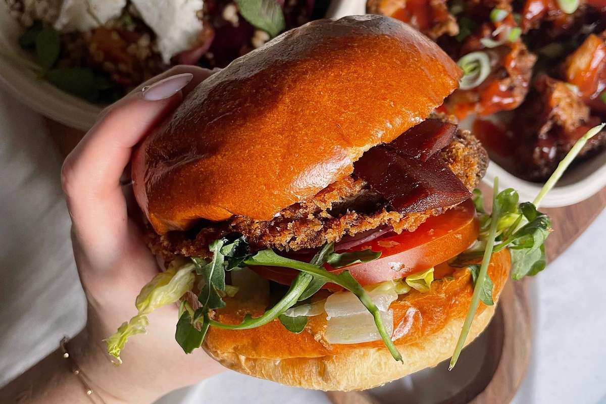vegan-burger-from-hache-burgers-vegan-burgers-london