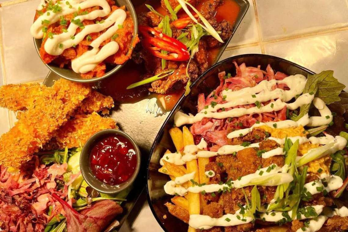 loaded-basket-from-down-the-hatch-vegan-restaurants-liverpool