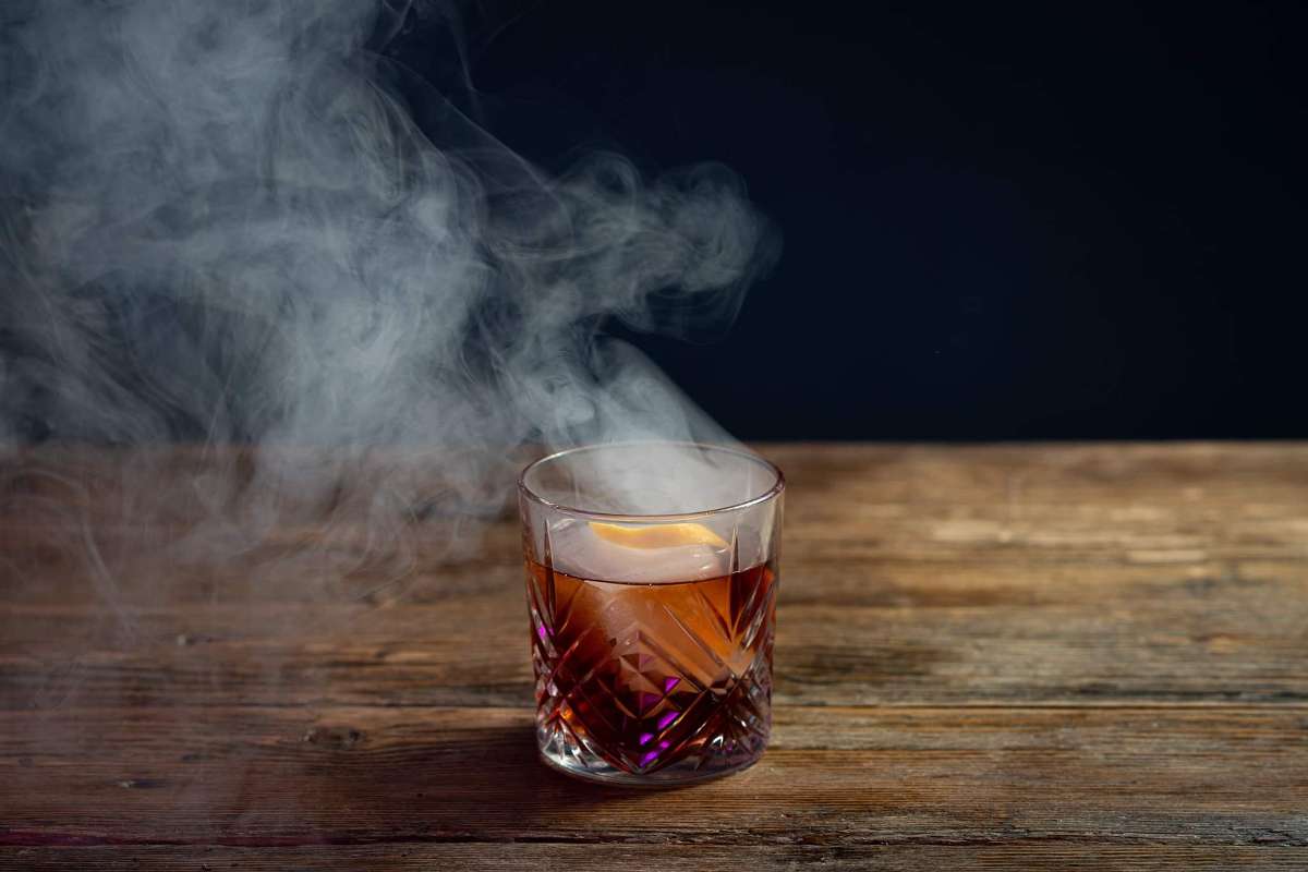 smoking-cocktail-from-room-43-cocktail-bars-clapham