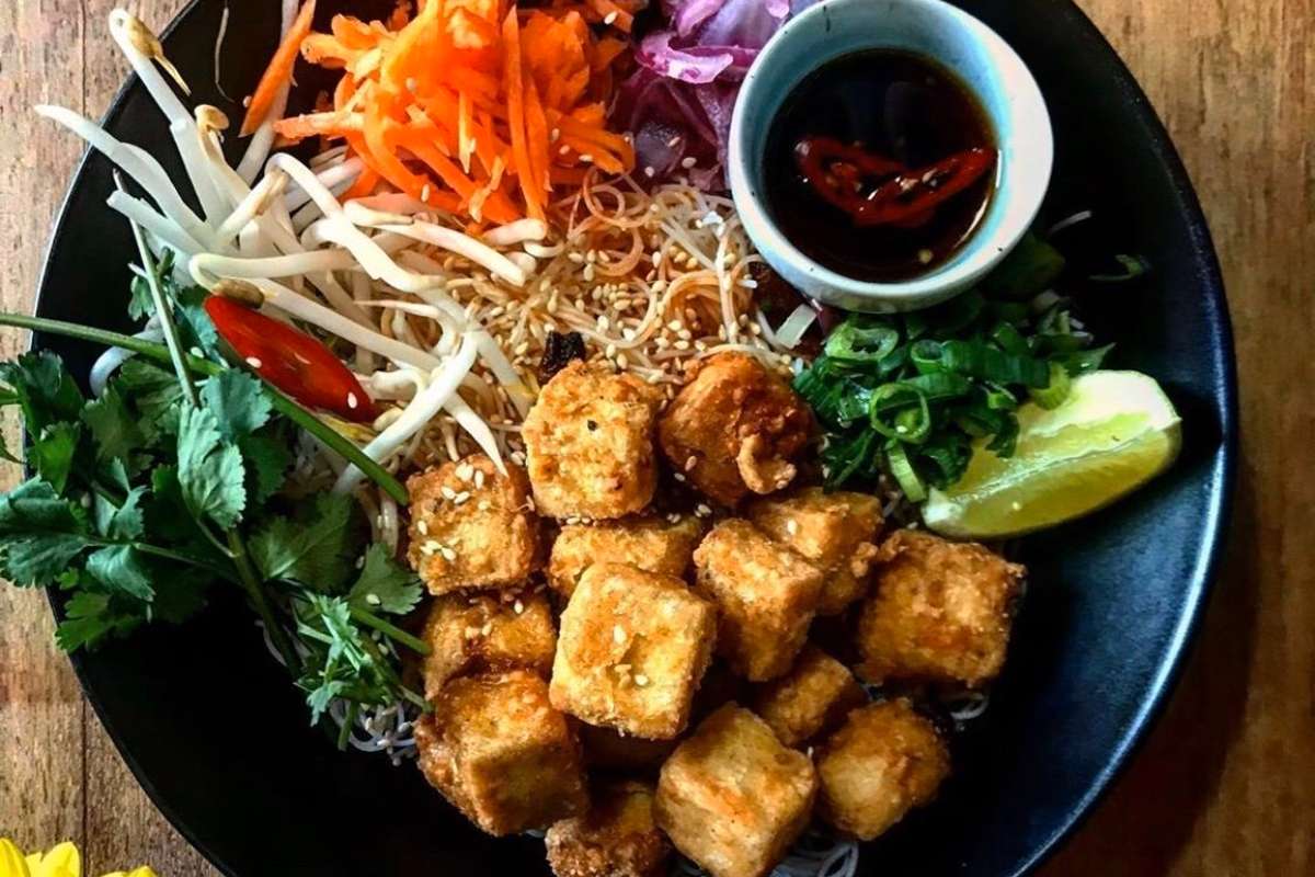 tofu-and-salad-bowl-from-noyas-kitchen-in-bath